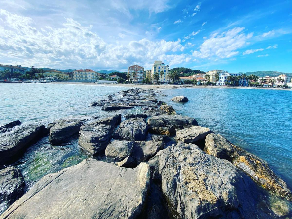 Hotel Capri Diano Marina Exterior photo